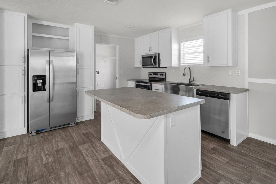 Dakota interior and kitchen home features