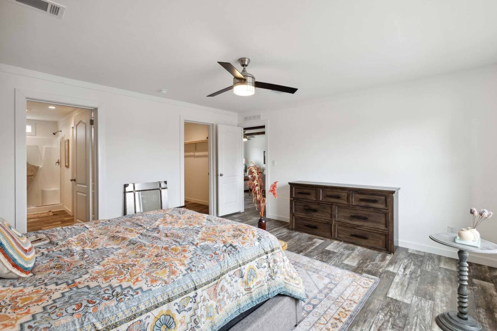 Trinity bedroom home features