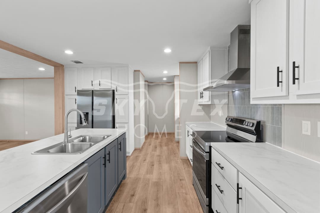 Boone interior and kitchen home features