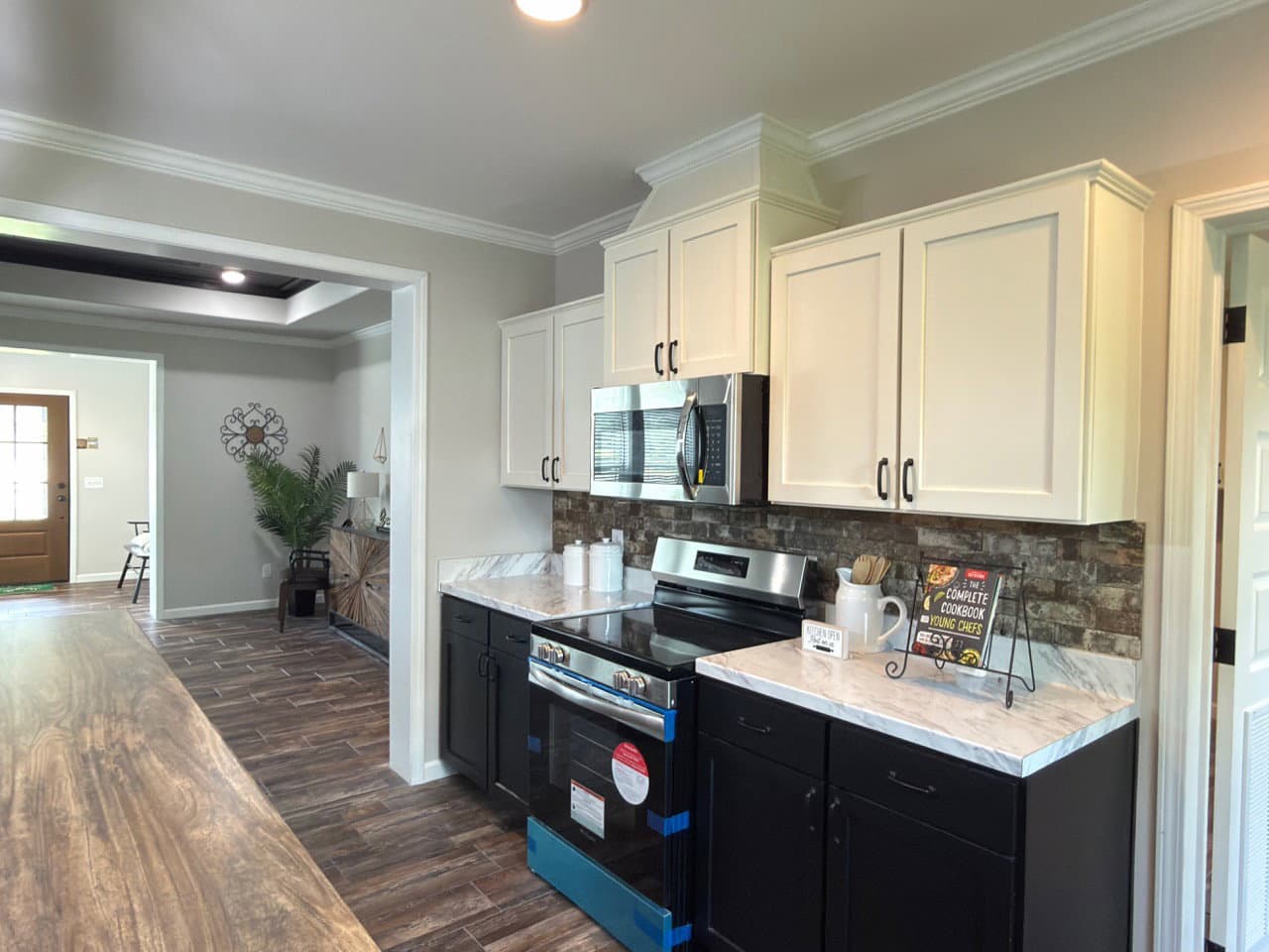Woodside kitchen home features
