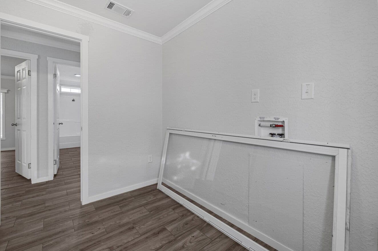 Topaz 28563a interior home features