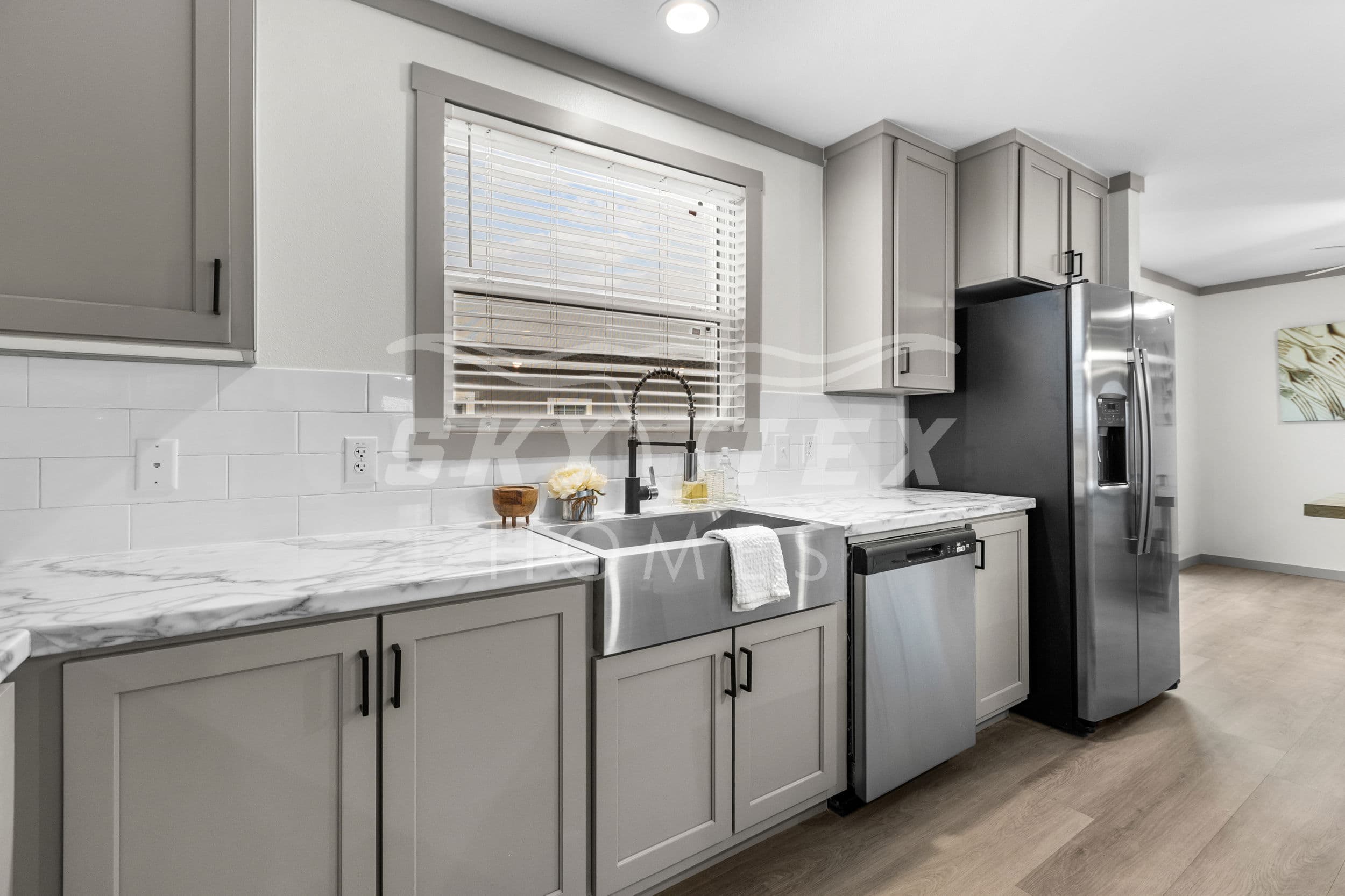 Swisher interior and kitchen home features