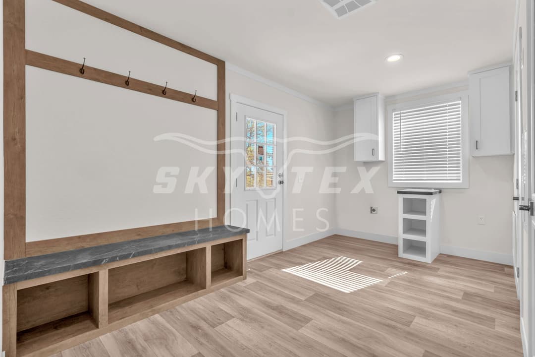 144 syrah st., la vernia - 1.05 acres interior home features