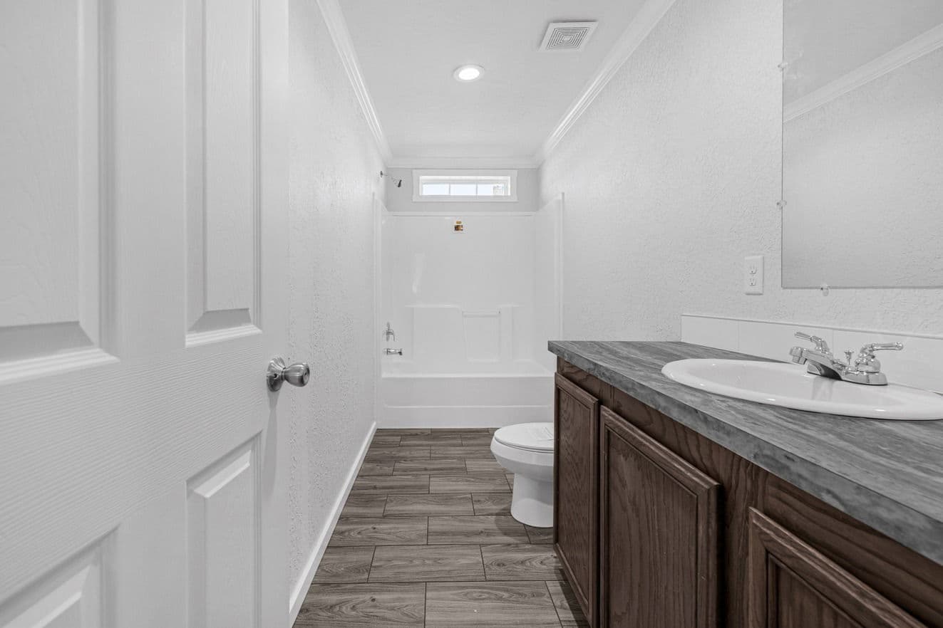 Topaz 28563a bathroom home features