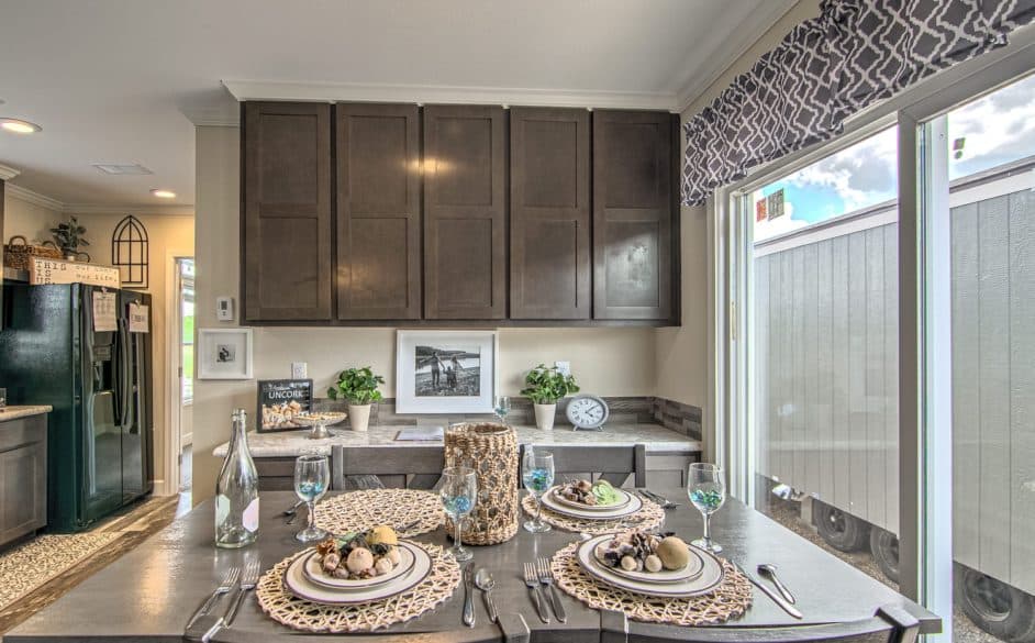 Gold spur 5616 interior home features