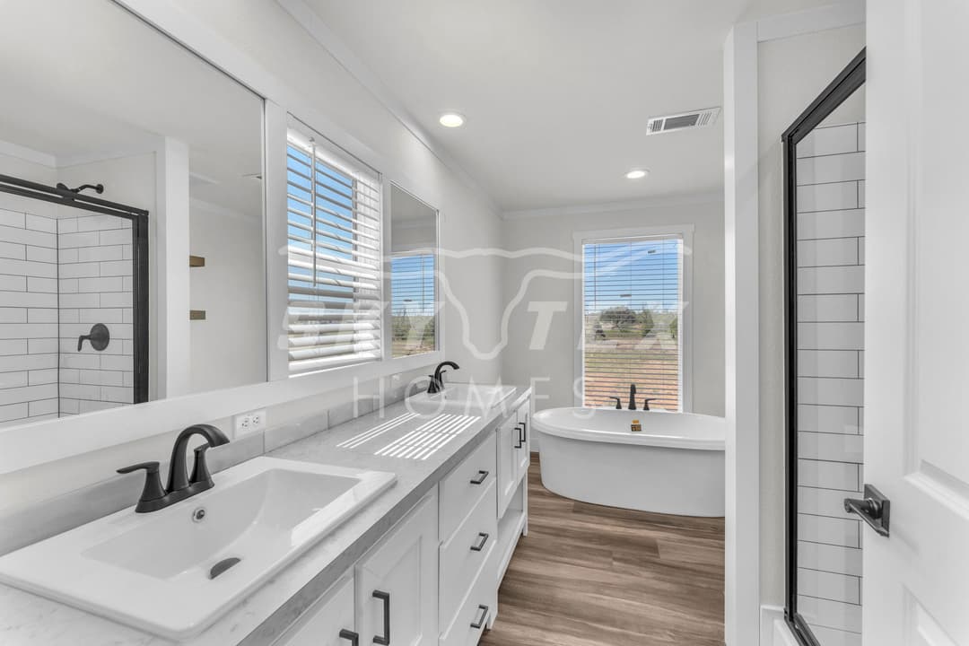 Isabella interior and bathroom home features