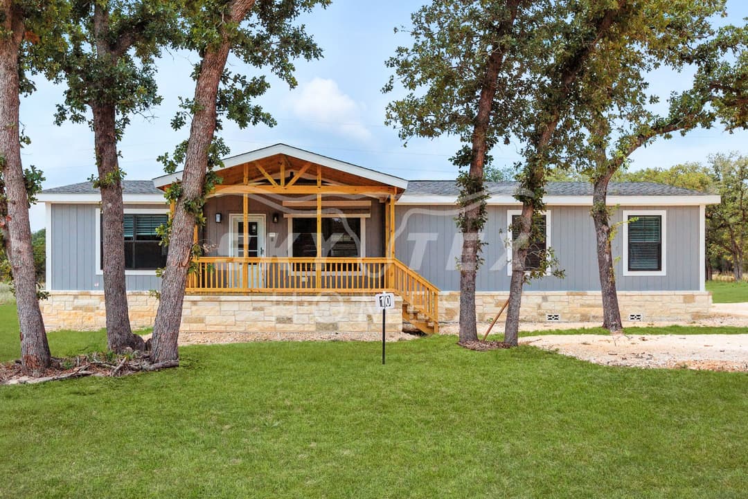 136 syrah st., la vernia - 1.05 acres exterior home features