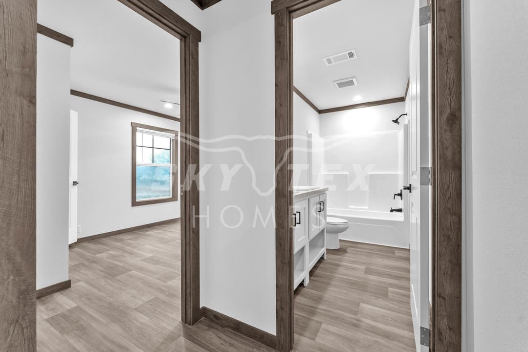 2633 fm 1332, jourdanton - 3.5 acres - pending bedroom home features