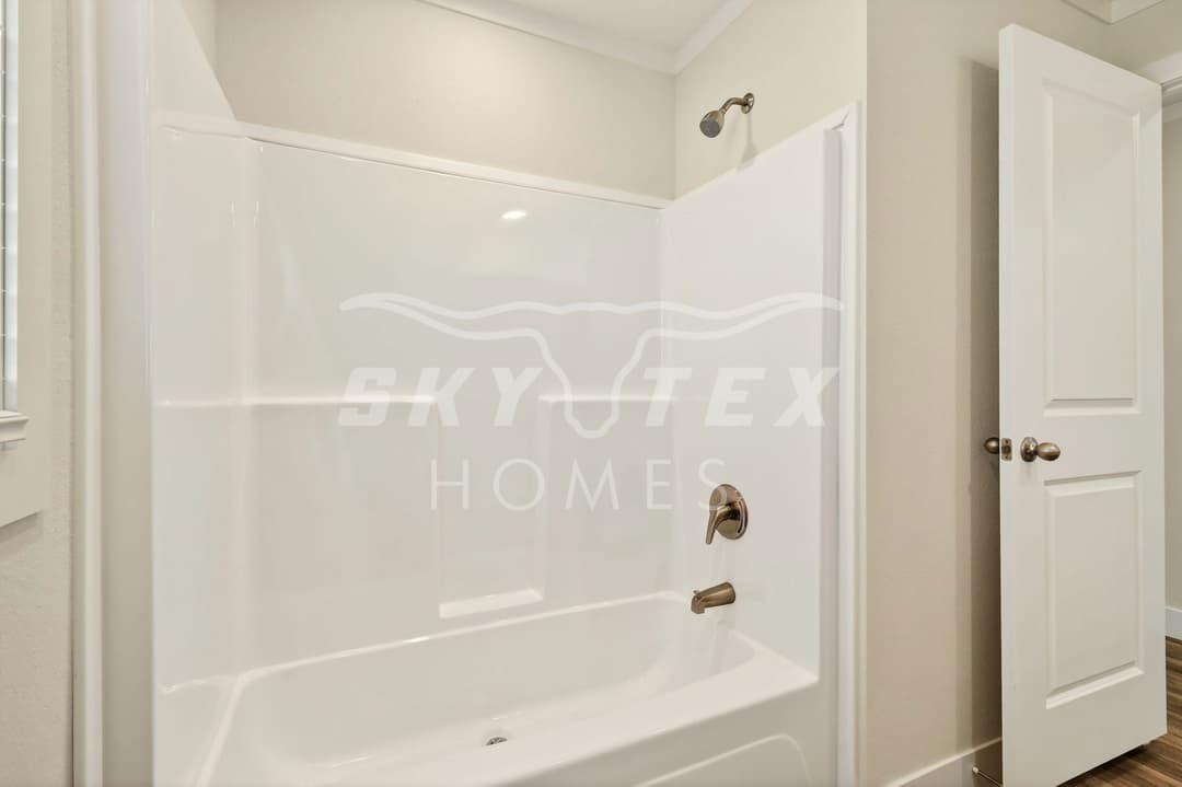 595 old phillipsburg road - 1.53 acres interior and bathroom home features