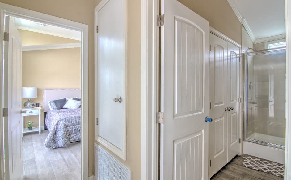 Robin d60ep8 interior home features