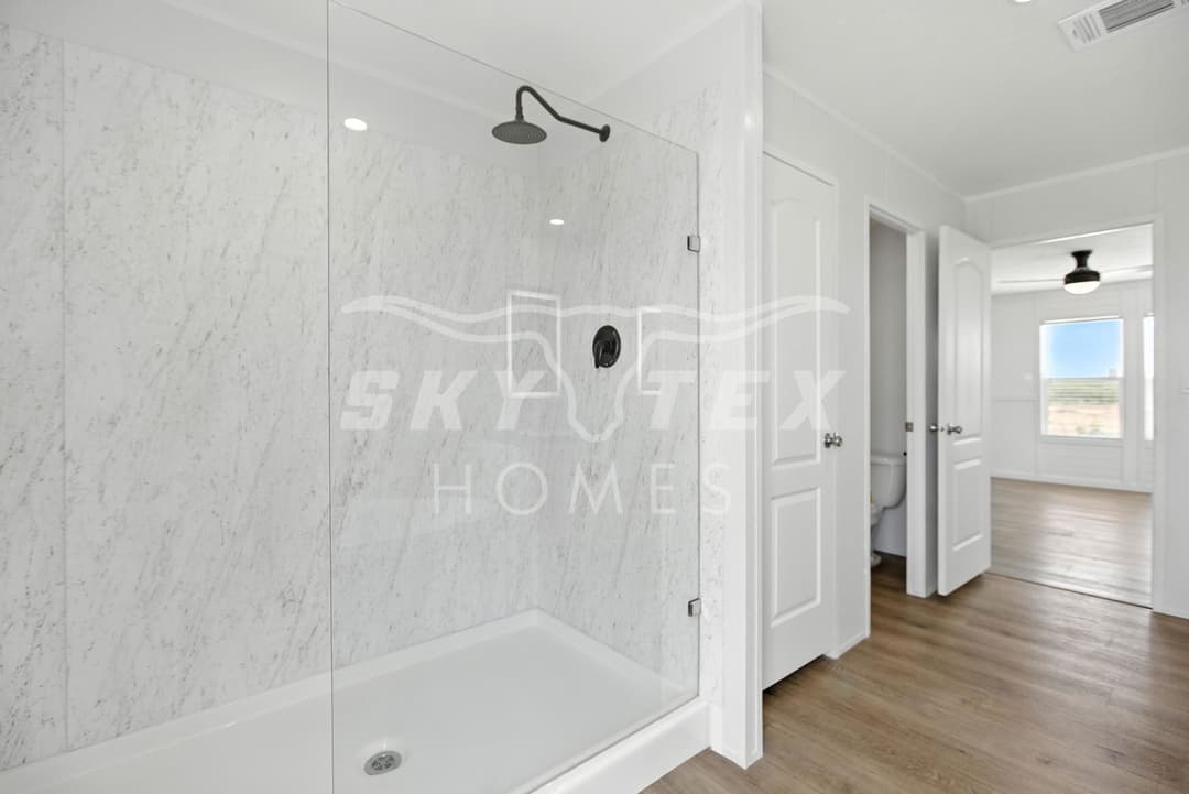 American dream 32724d interior and bathroom home features