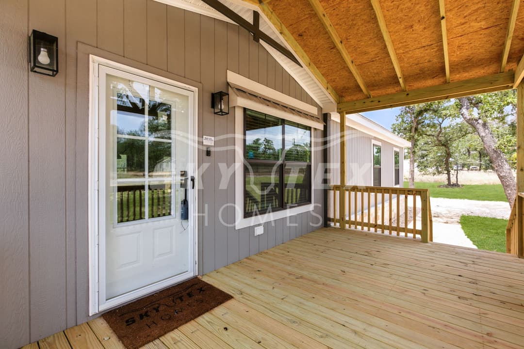 136 syrah st., la vernia - 1.05 acres exterior home features