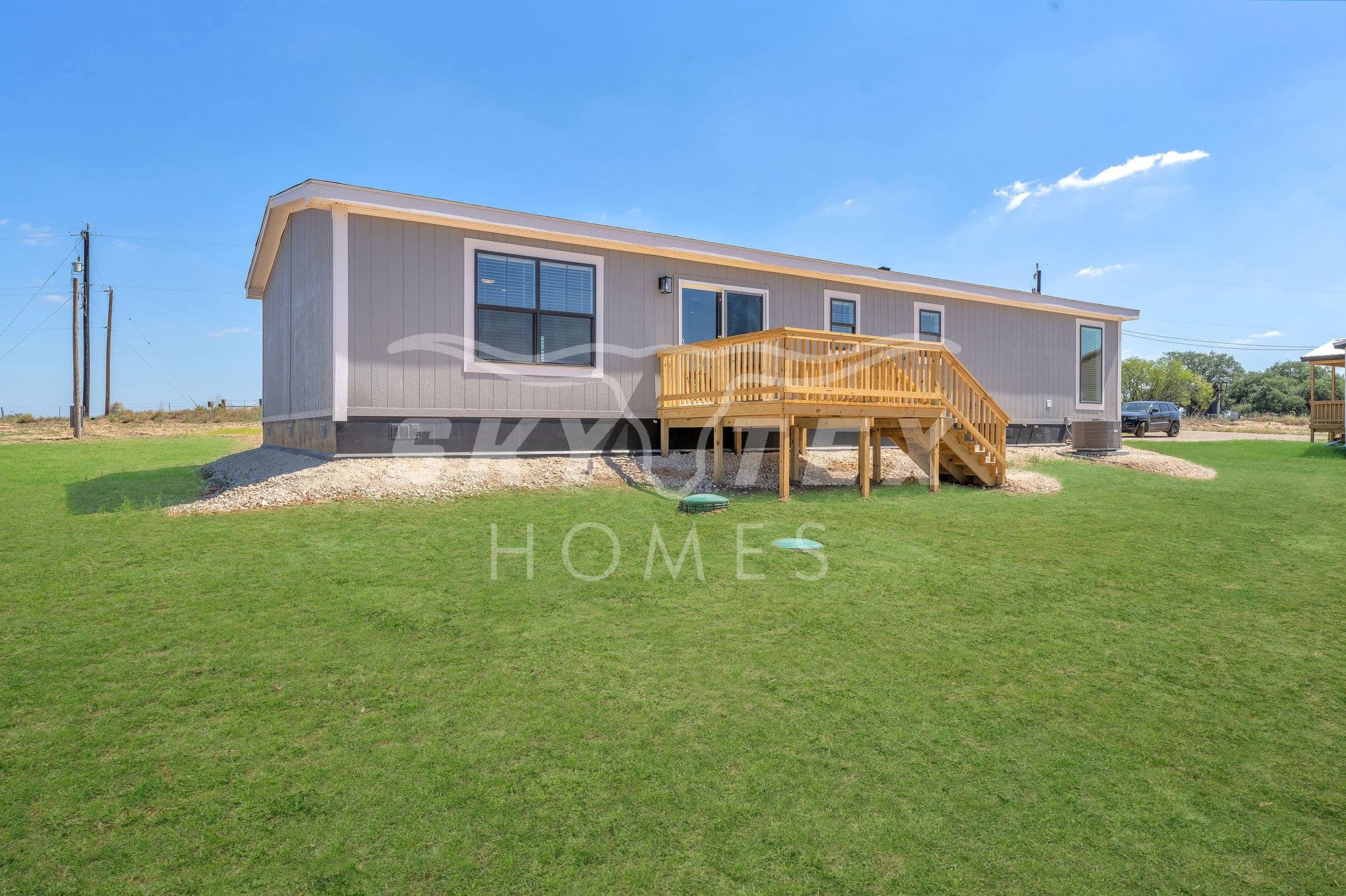 Isabella exterior home features