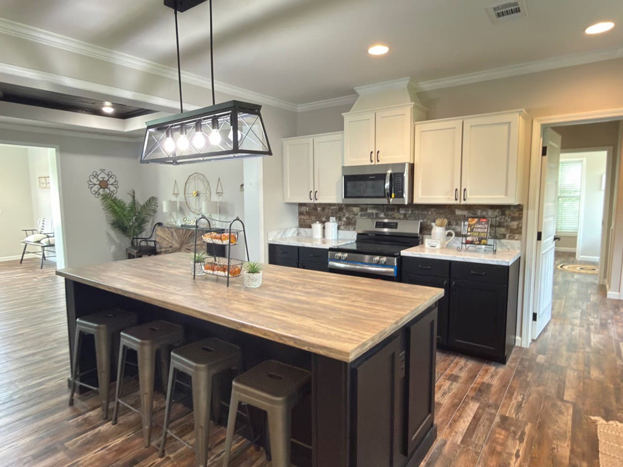 Woodside kitchen home features