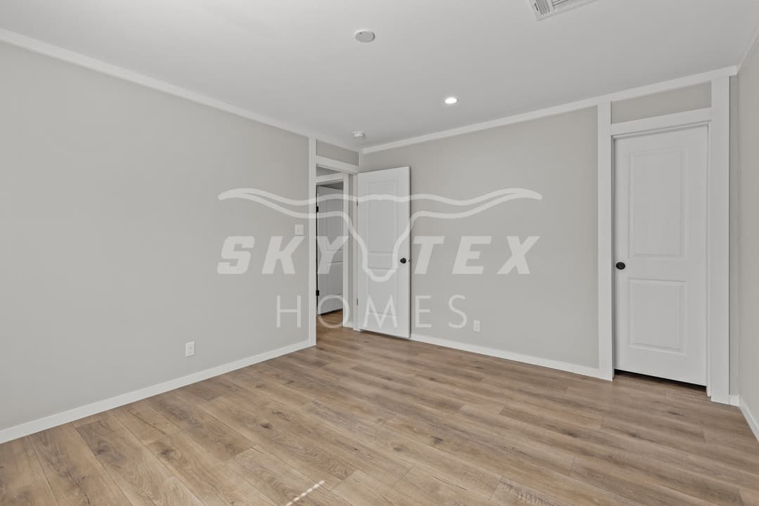 Gateway 2856a interior and bedroom home features