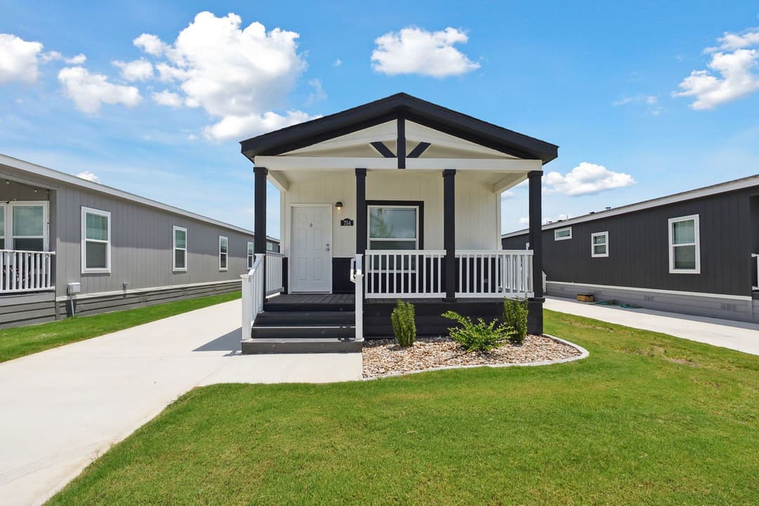 Innovation 1868h elevation, hero, and exterior home features