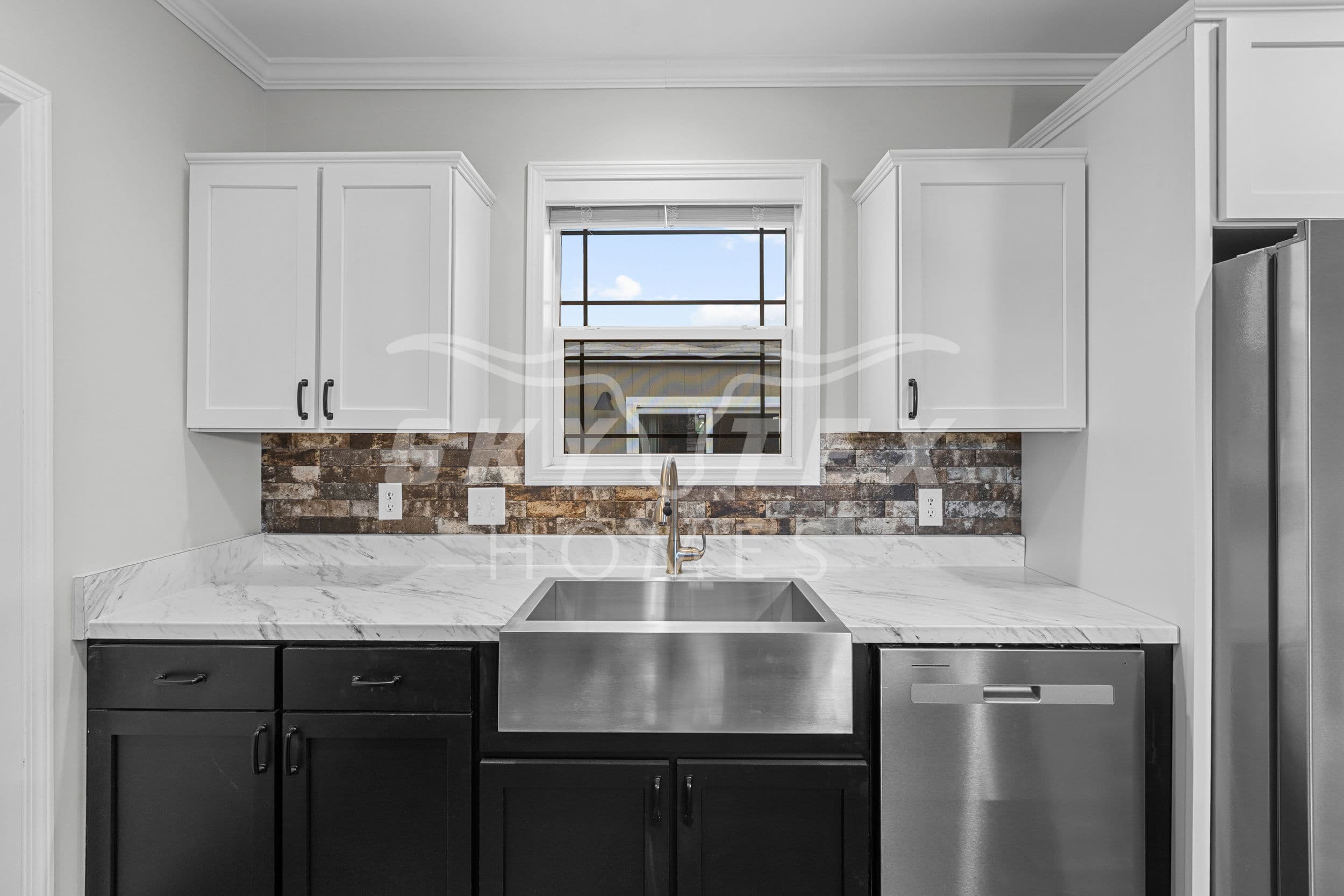 The woodside interior and kitchen home features