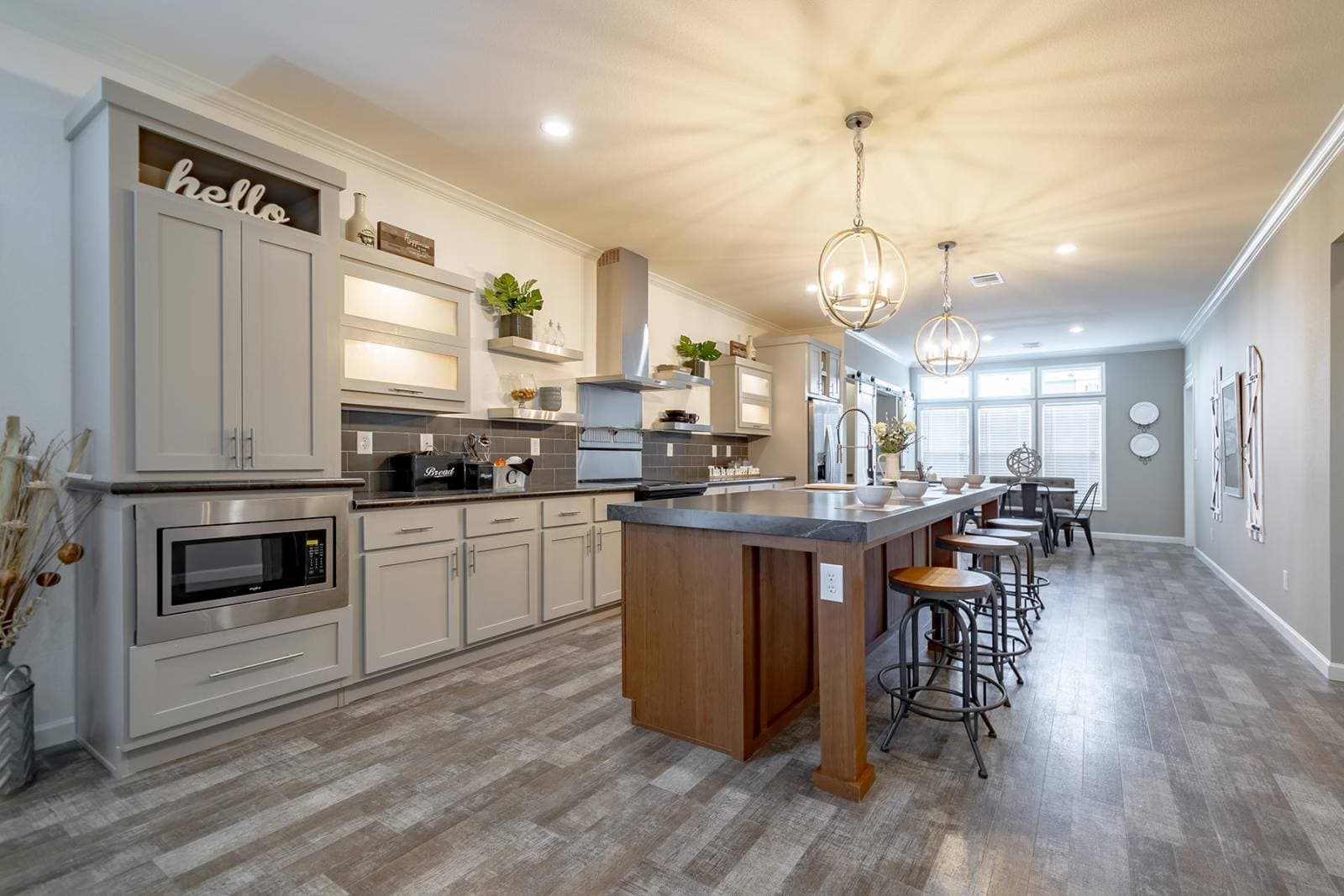 Innovation 3268c kitchen and hero home features