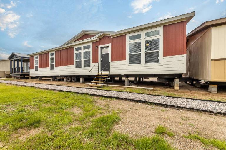 Innovation 3260C double wide manufactured home
