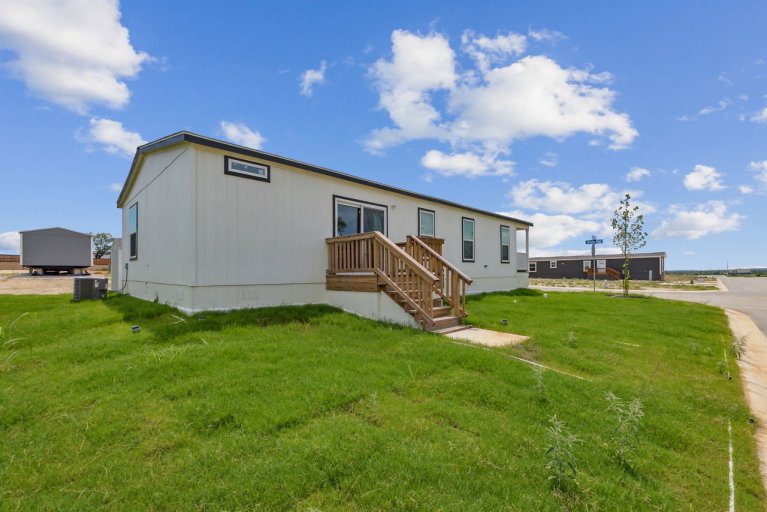 NM1676G single wide manufactured home