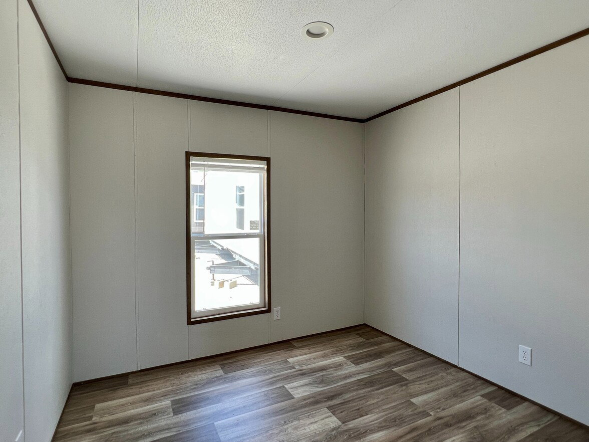 ValuHomes 16763V photo 12