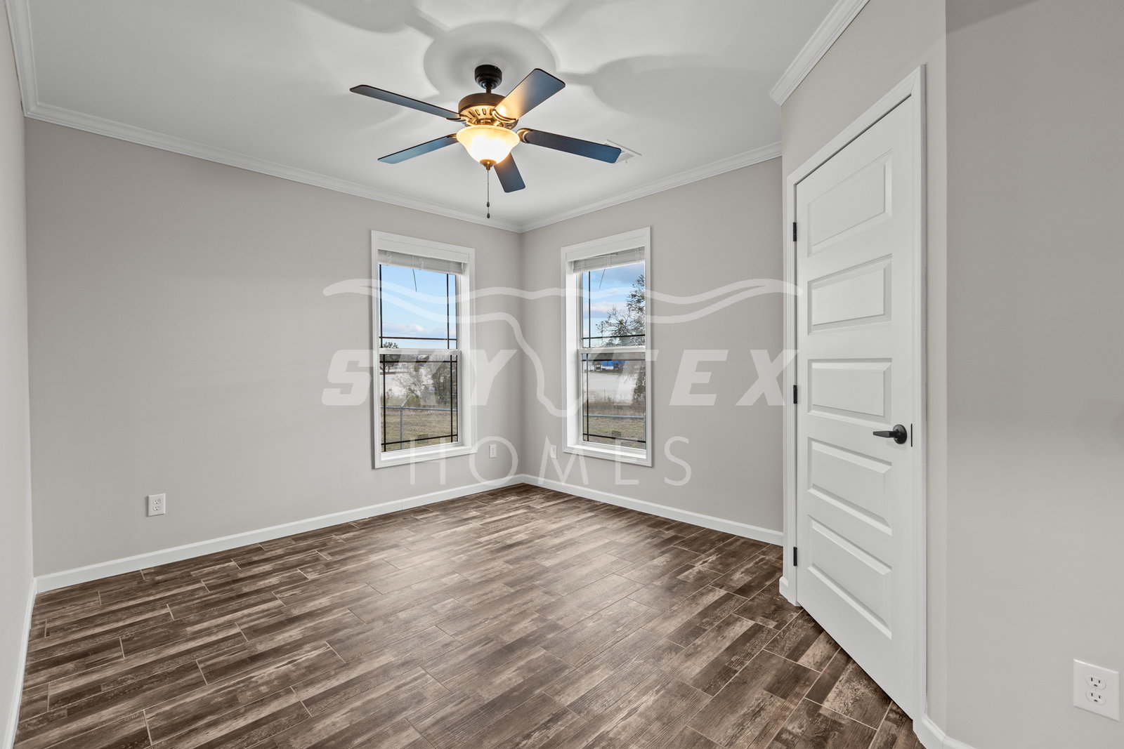 Woodside photo 25